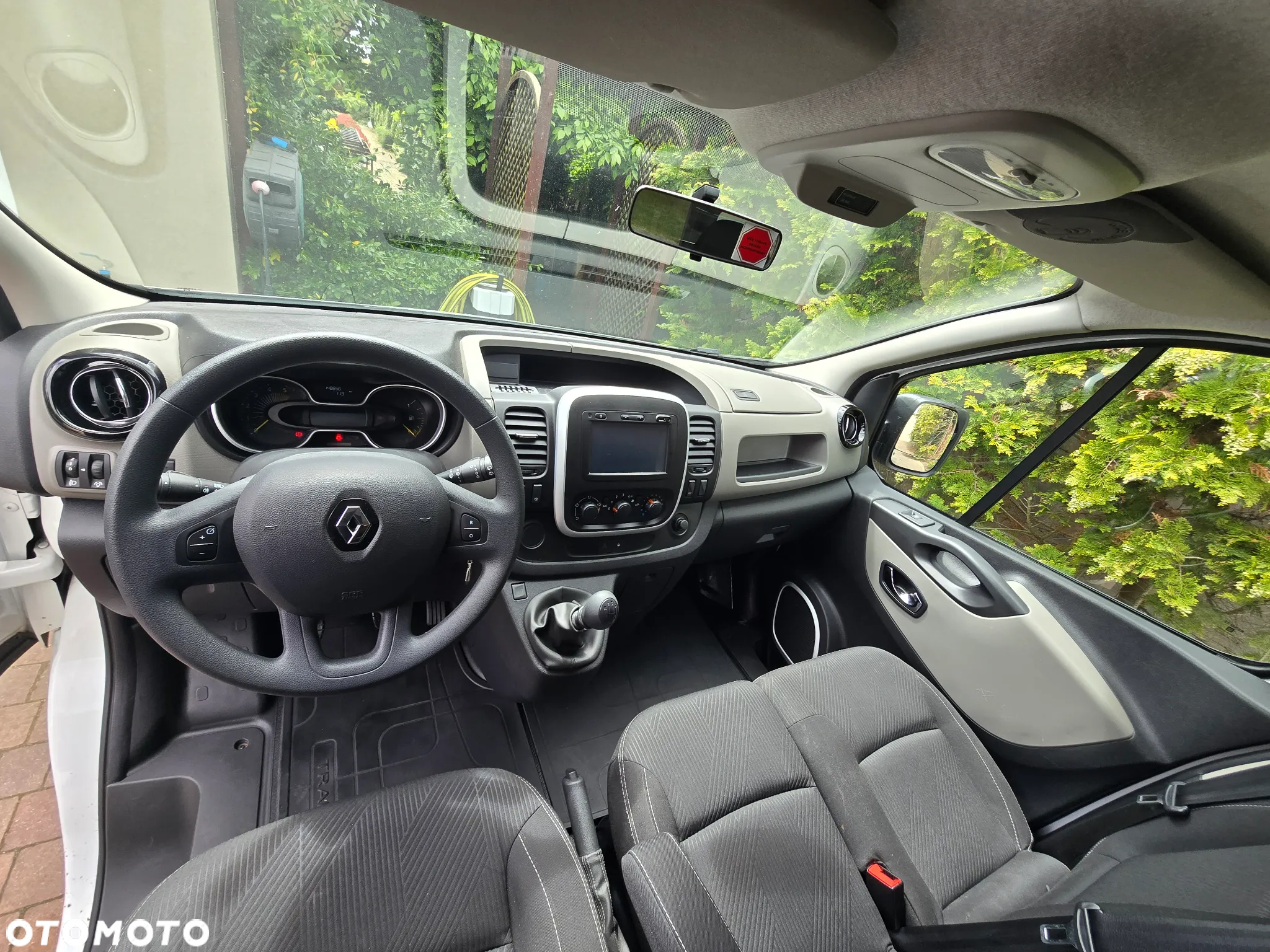 Renault Trafic - 16