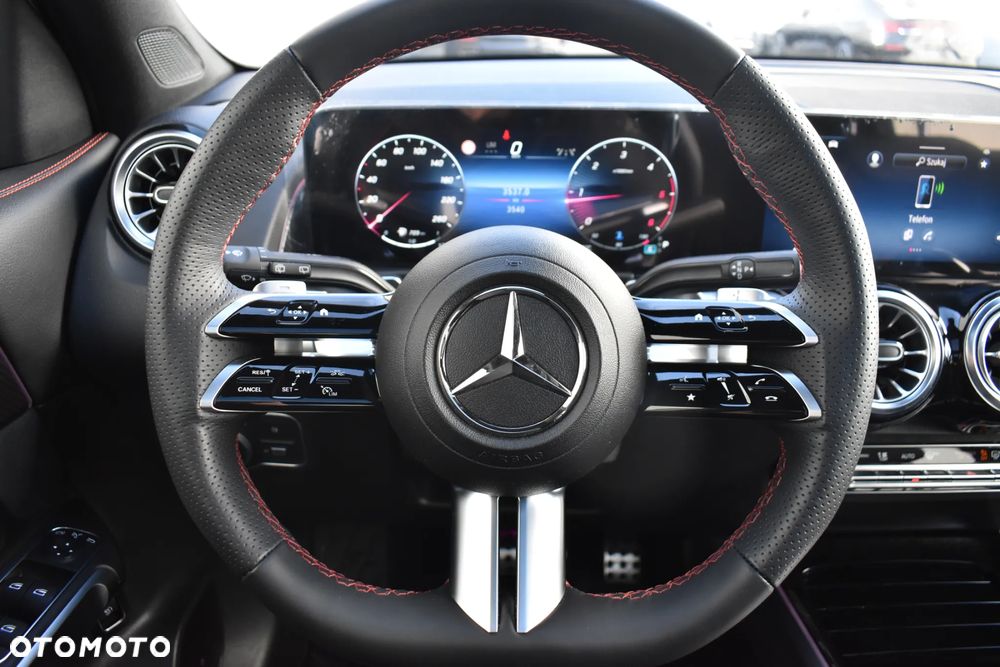 Mercedes-Benz GLB - 15