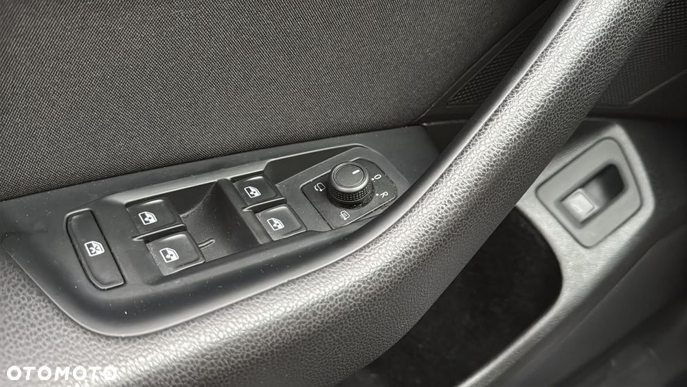 Volkswagen Passat 1.5 TSI EVO Business - 30