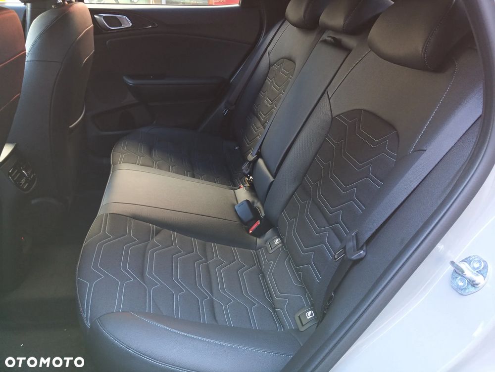 Kia XCeed 1.6 T-GDI Tribute DCT - 17
