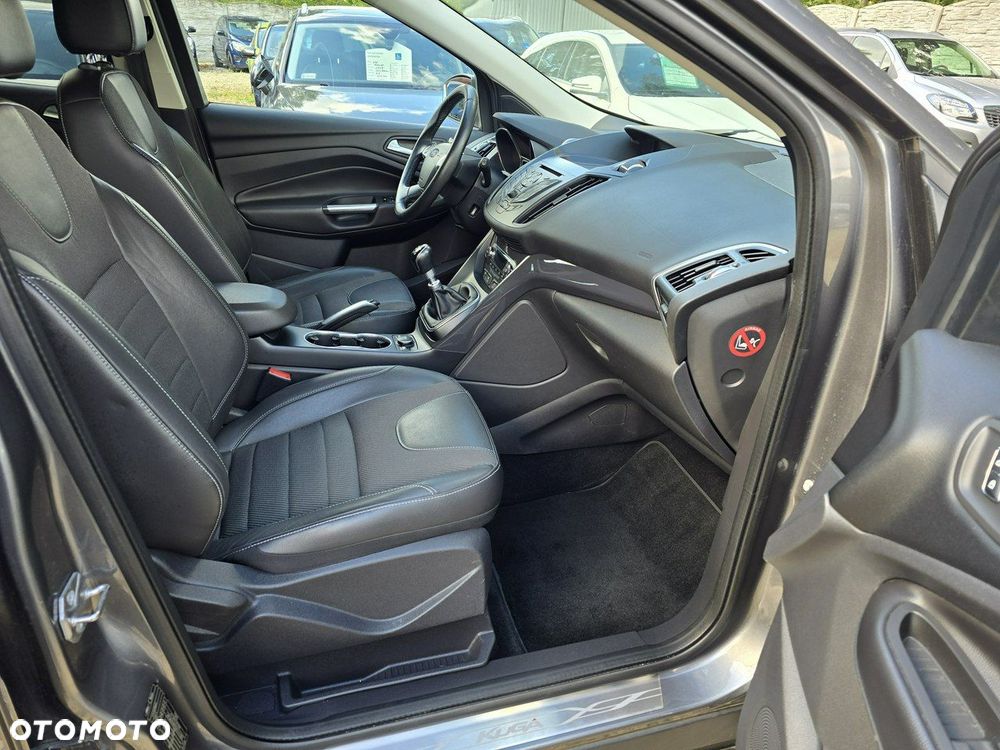 Ford Kuga 1.6 EcoBoost 2x4 Titanium - 9