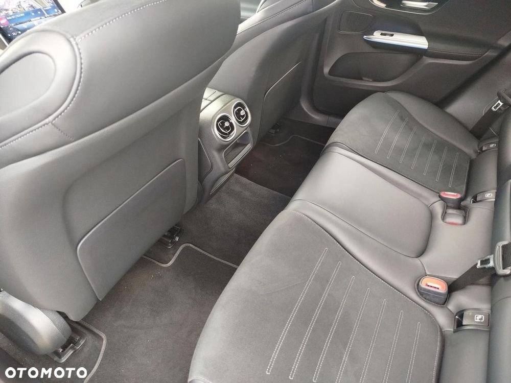 Mercedes-Benz GLC - 21