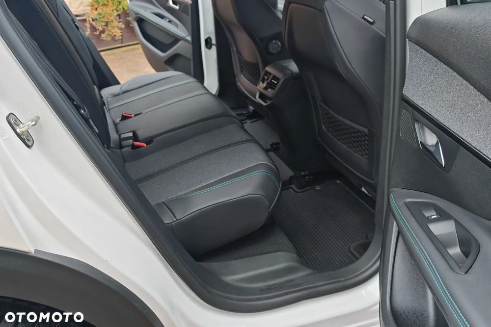 Peugeot 3008 1.2 PureTech mHEV Allure Pack S&S e-DCS6 - 11