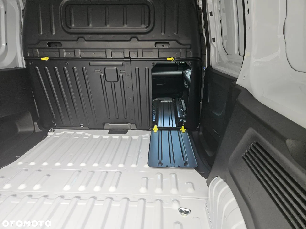 Opel Combo Cargo XL 1.2 110KM MT6 - 10