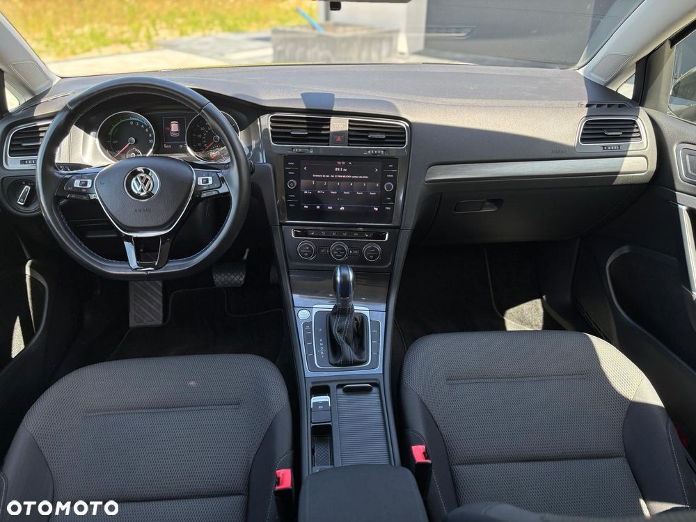 Volkswagen Golf e-Golf - 23