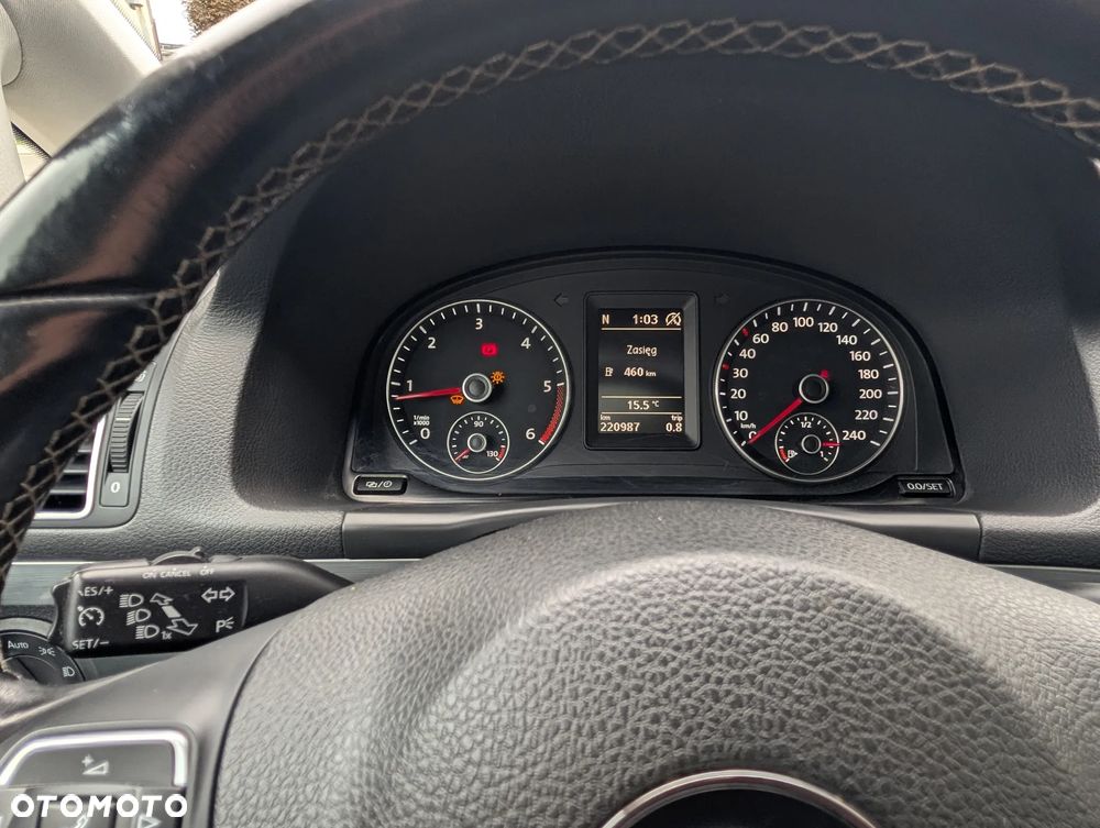 Volkswagen Touran - 26