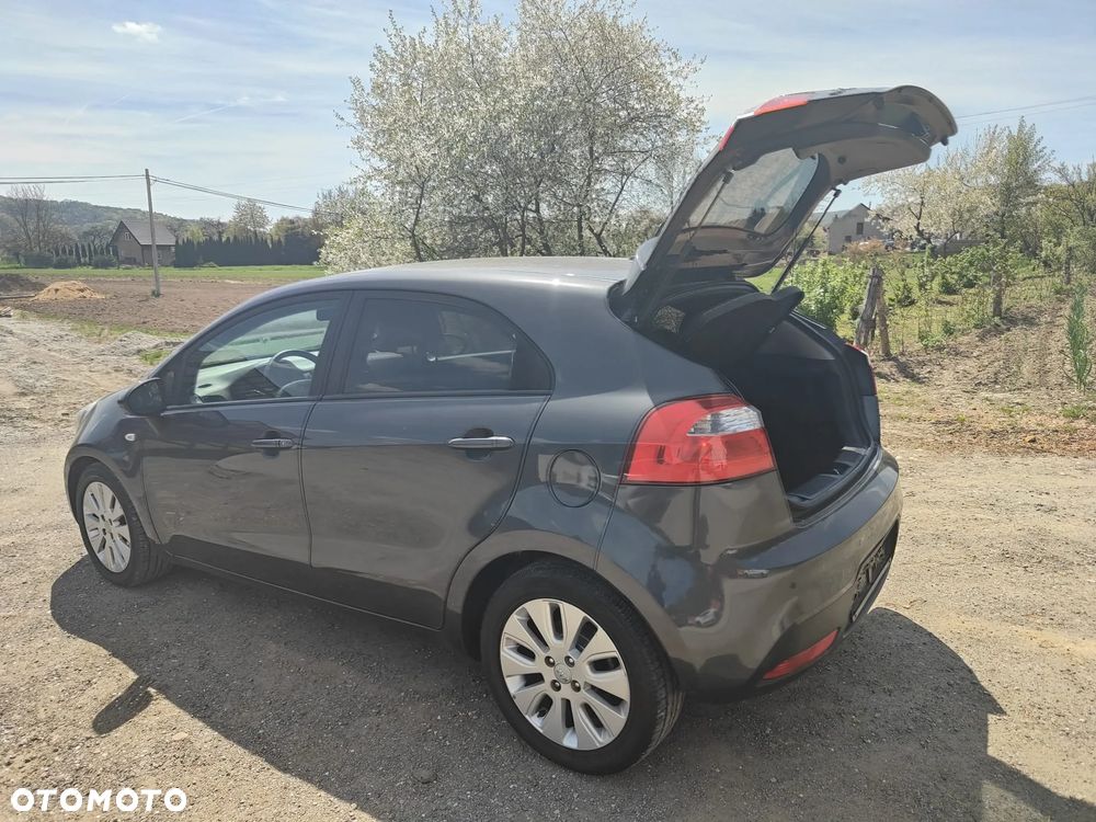 Kia Rio 1.2 Dream Team Edition - 16