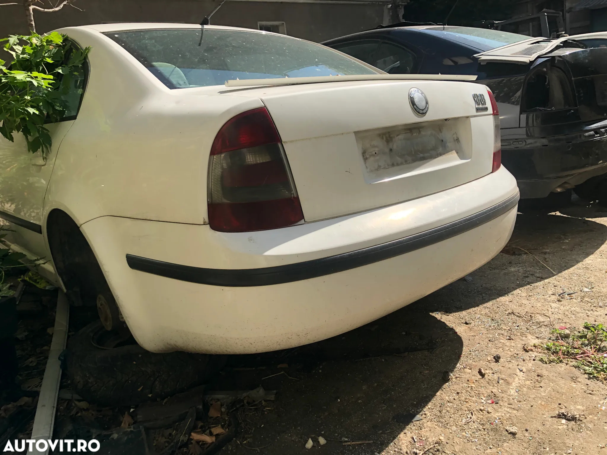 Bara spate Skoda Superb 1 alb 2005 - 4