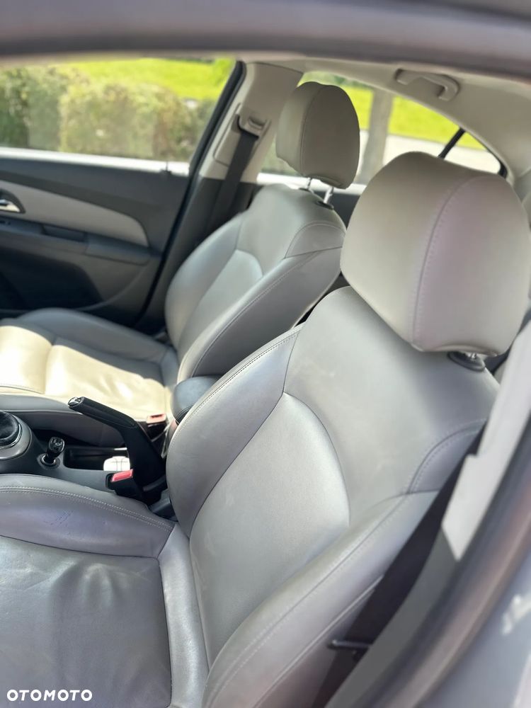 Chevrolet Cruze 1.8 LT - 15