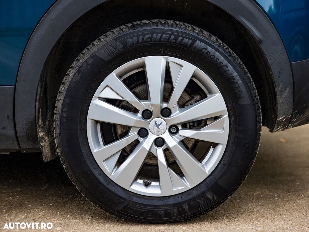 Peugeot 3008 1.2 PureTech 130 EAT8 Active Pack - 17