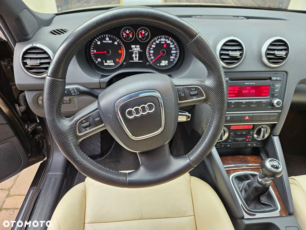 Audi A3 Sportback 2.0 TDI quattro Ambiente - 12
