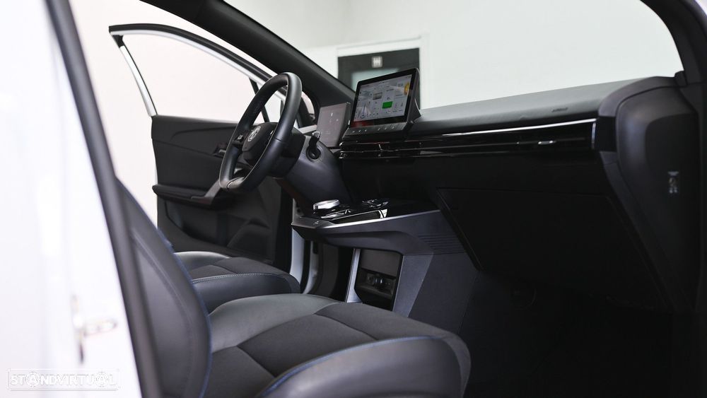 MG MG4 64 kWh Luxury - 40