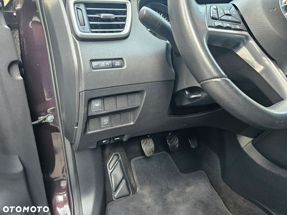 Nissan Qashqai 1.6 DIG-T Tekna - 23