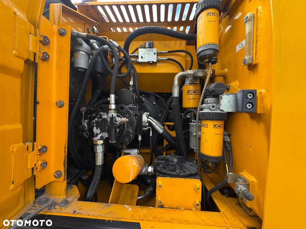 JCB js145 - 11
