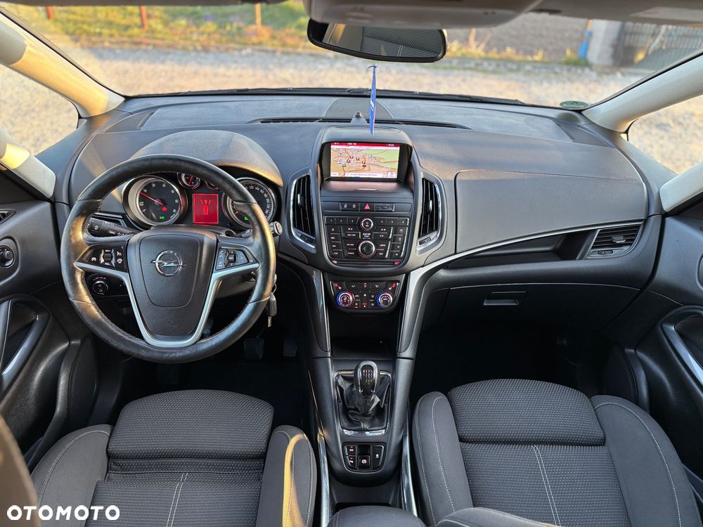 Opel Zafira - 12