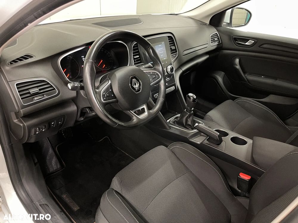 Renault Megane TCe 140 GPF Equilibre - 6