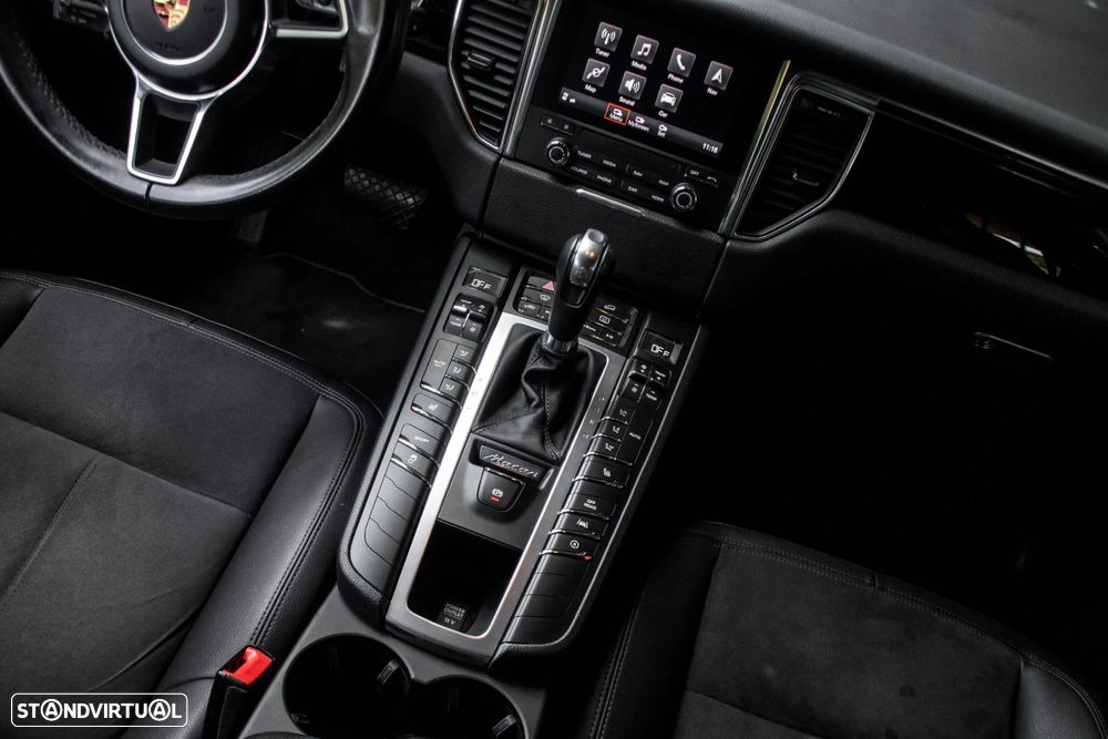 Porsche Macan S - 38