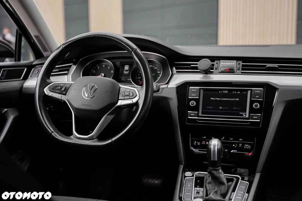 Volkswagen Passat - 24