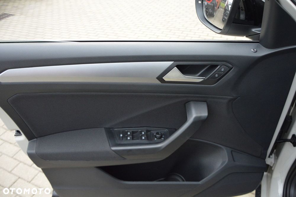 Volkswagen T-Roc - 7