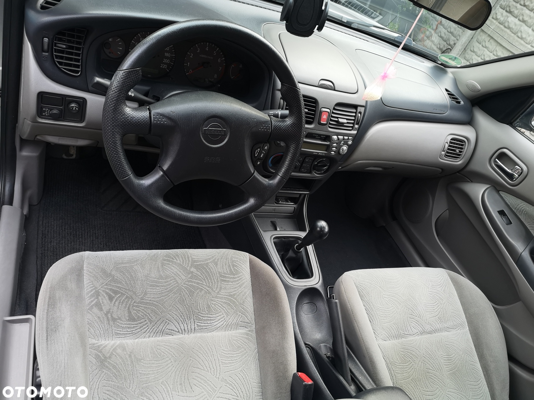Nissan Almera - 8