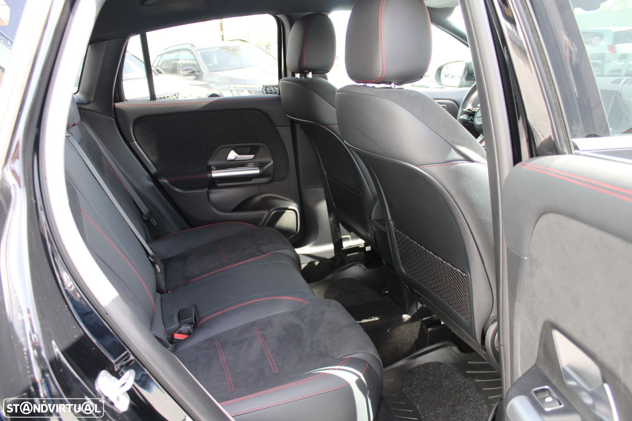 Mercedes-Benz GLA 180 d AMG Line - 23