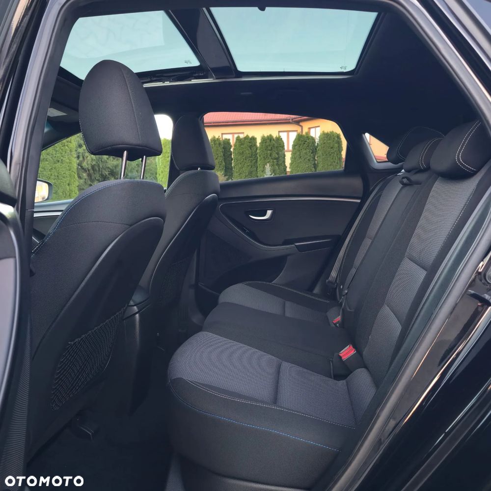 Hyundai i30 blue 1.6 GDI Passion - 26