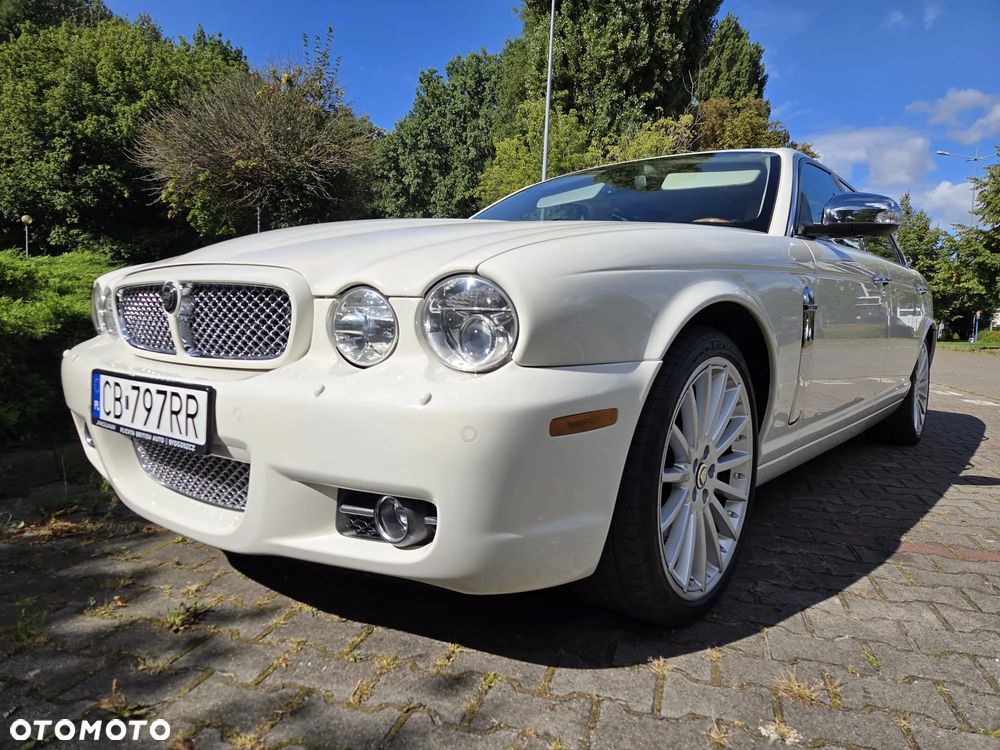 Jaguar XJ XJ8 4.2 LWB - 3