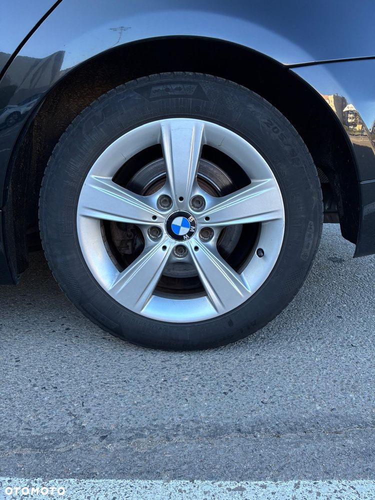 BMW Seria 3 318d - 19