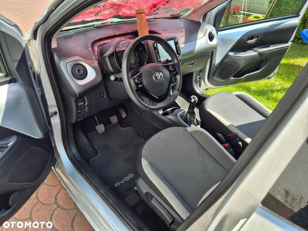 Toyota Aygo x-play - 19