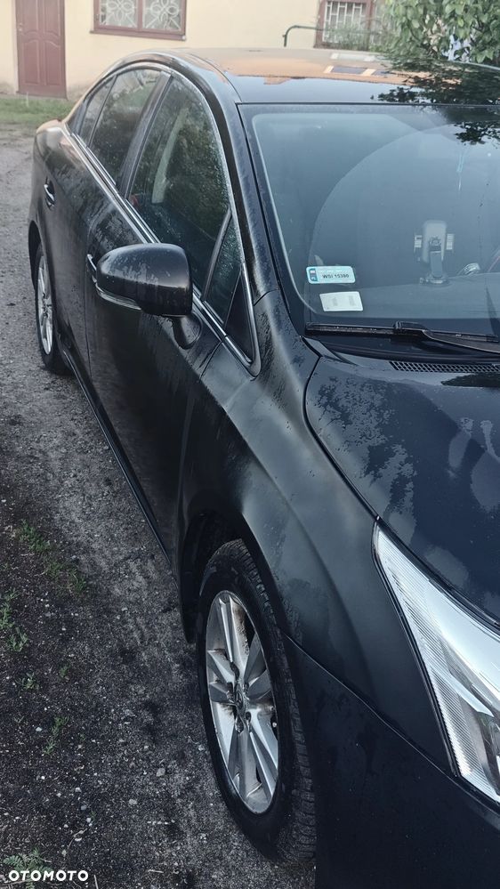 Toyota Avensis 2.0 D-4D Sol - 2