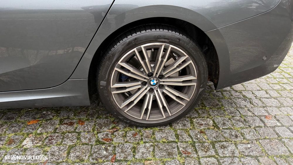 BMW 330 e Touring Pack Desportivo M Auto - 5