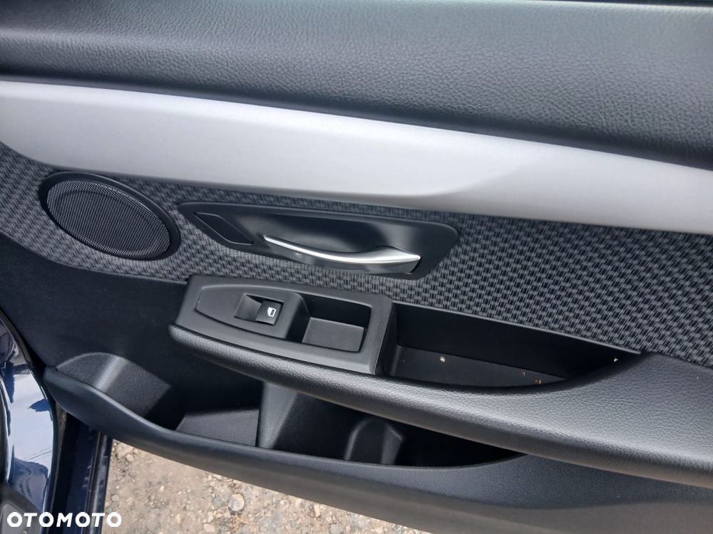 BMW Seria 2 218d xDrive Luxury Line - 29