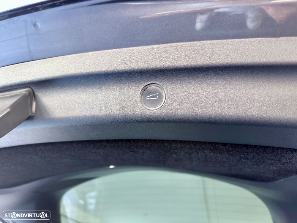Tesla Model Y Long Range Tração Integral - 20