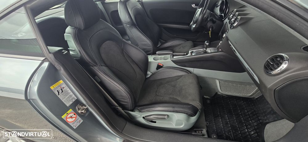 Audi TT Coupé 3.2 quattro S tronic - 17