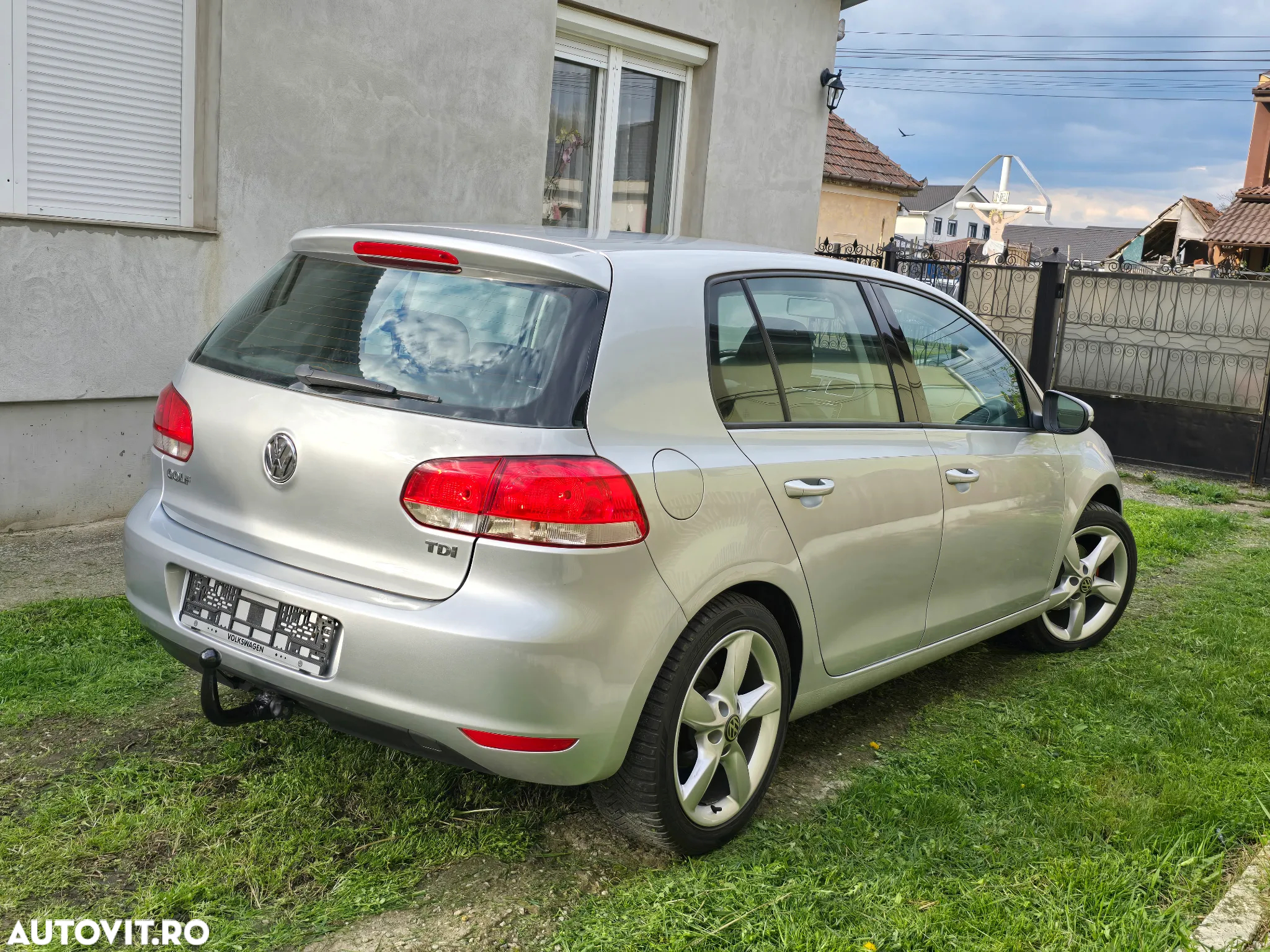 Volkswagen Golf 1.6 TDI DPF Comfortline - 12