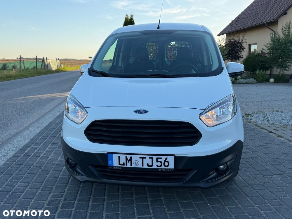 Ford Transit Courier - 16