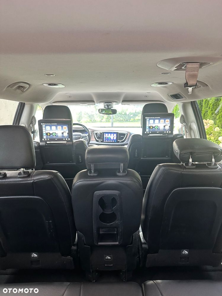 Chrysler Pacifica - 5