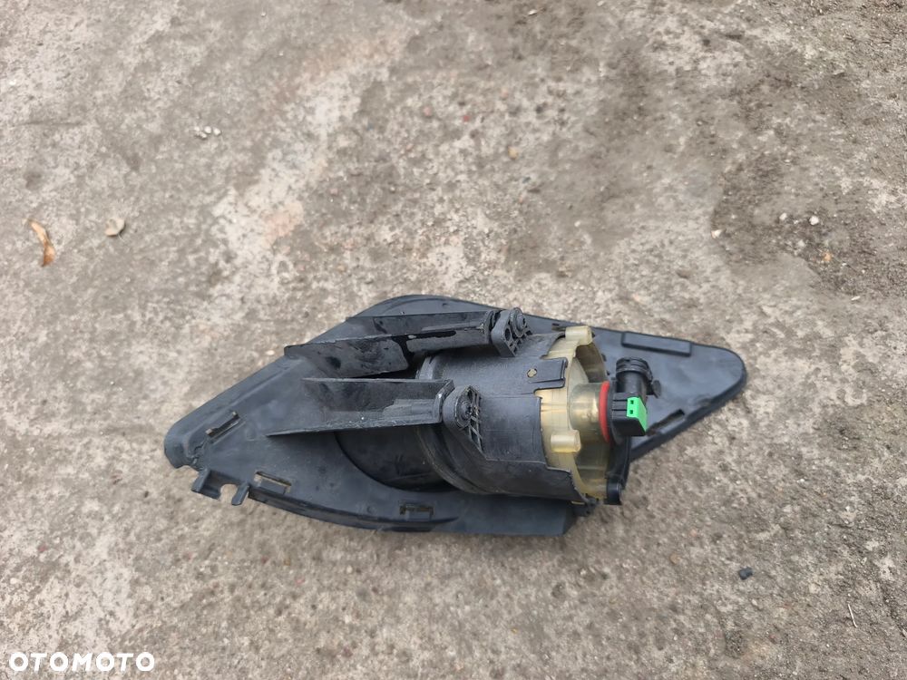 a1178850122 lampka halogen lewy Mercedes-Benz CLA w117 A0998200156 - 3