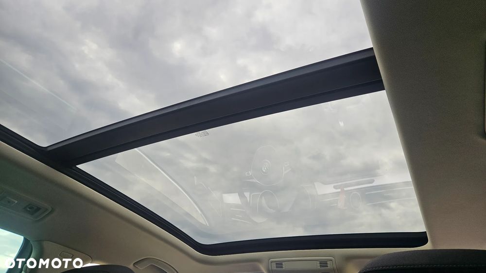 Volkswagen Passat - 25