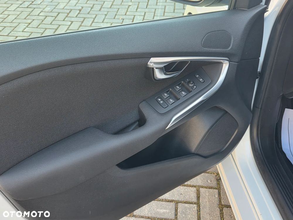 Volvo V40 T2 Summum - 22