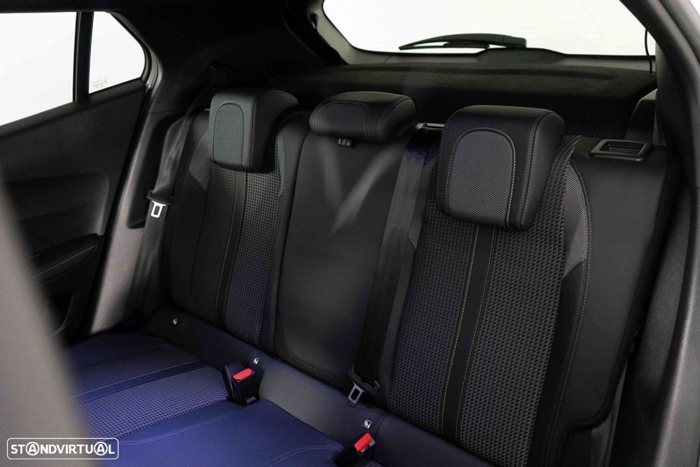 Peugeot 2008 1.2 PureTech GT Pack EAT8 - 7