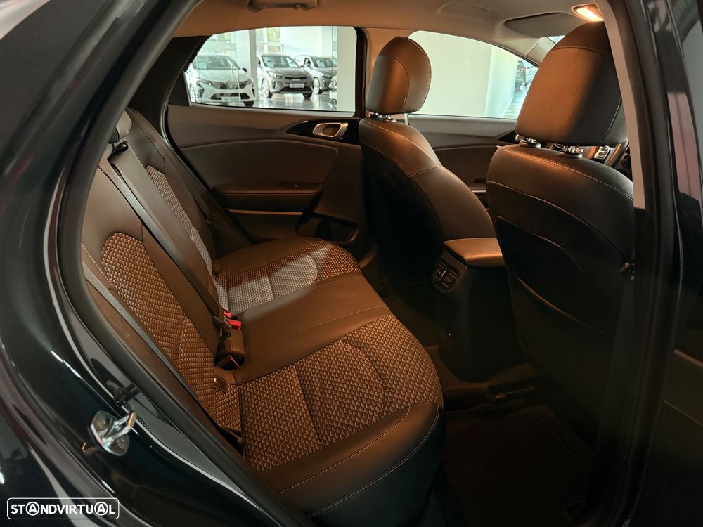 Kia XCeed - 18