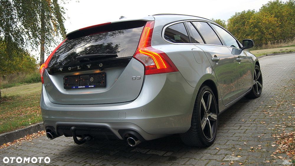 Volvo V60 D3 R-Design - 8
