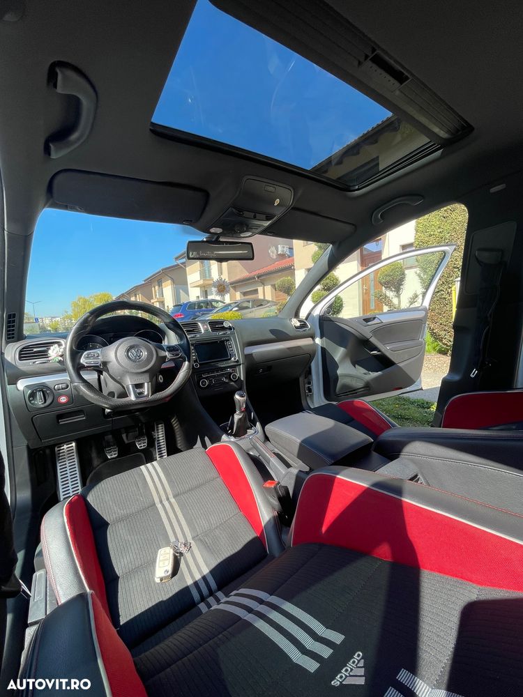 Volkswagen Golf - 23