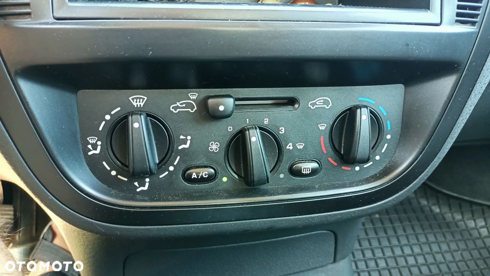 Citroën C3 1.1i Equilibre - 11