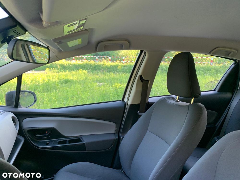 Toyota Yaris Hybrid 100 Active - 18
