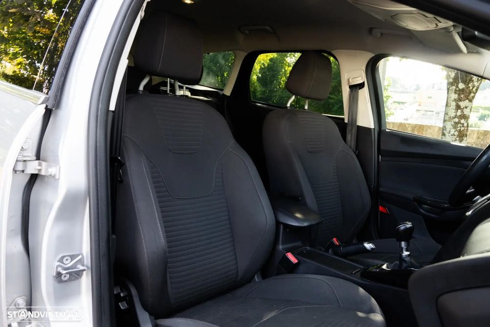 Ford Focus SW - 24