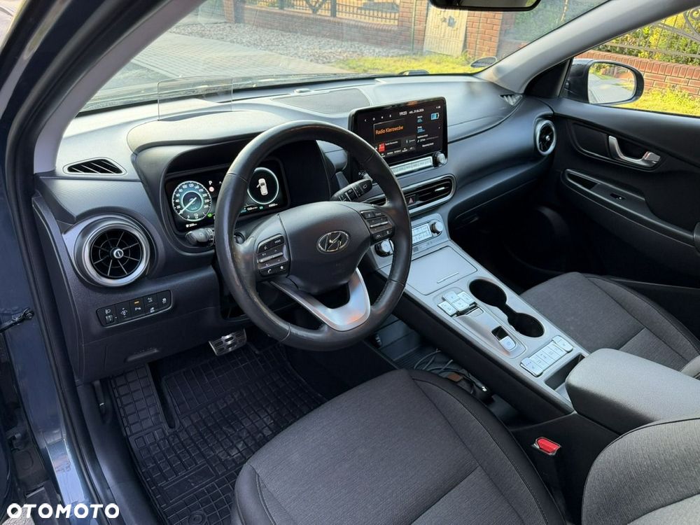 Hyundai Kona 49kWh Executive Plus - 29