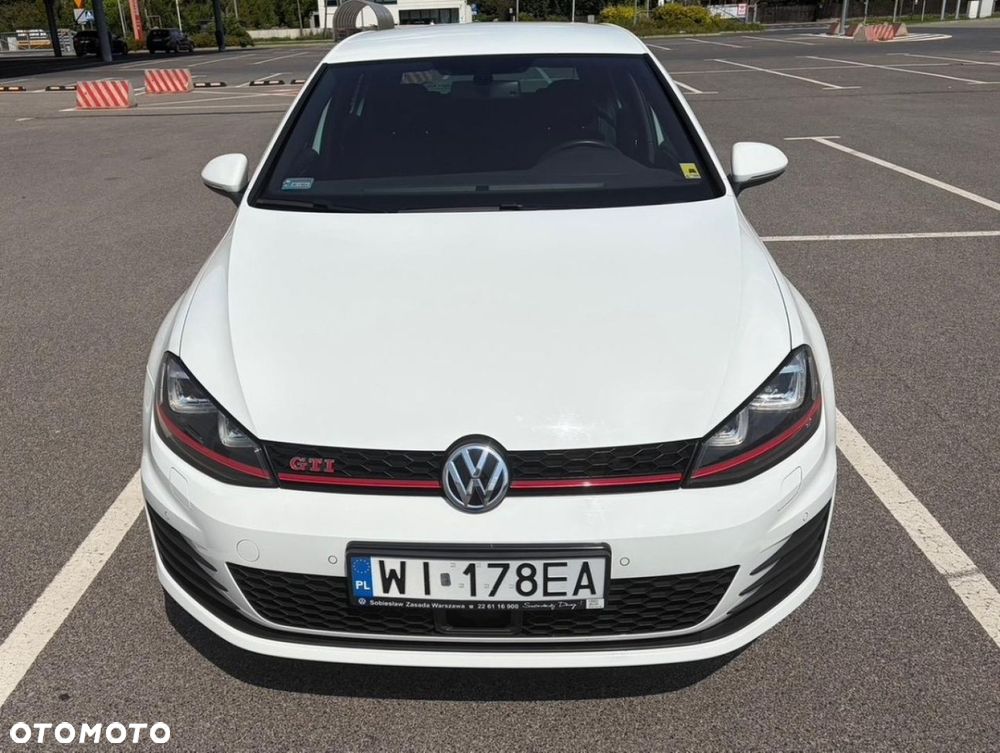 Volkswagen Golf - 5