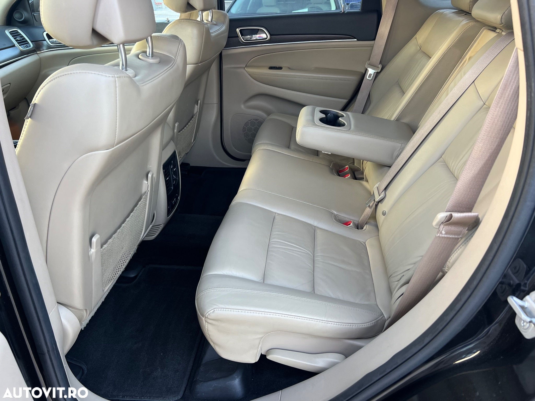 Jeep Grand Cherokee - 8